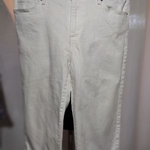 Levi white capris jeans